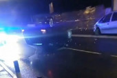 Lom u ranim jutarnjim časovima u Zemunu: Automobil se prevrnuo na krov (VIDEO)