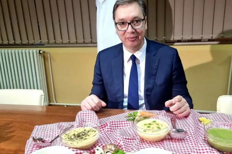 "Njihove su najbolje na svetu!": Vučić posle obilaska "Jumisa" postavio fotografiju na Instagramu