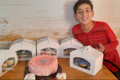 Desetogodišnji dečak oduševljava ljude svojim umećem: Pravi neverovatne torte, a ono na šta želi da potroši zaradu će vas rasplakati