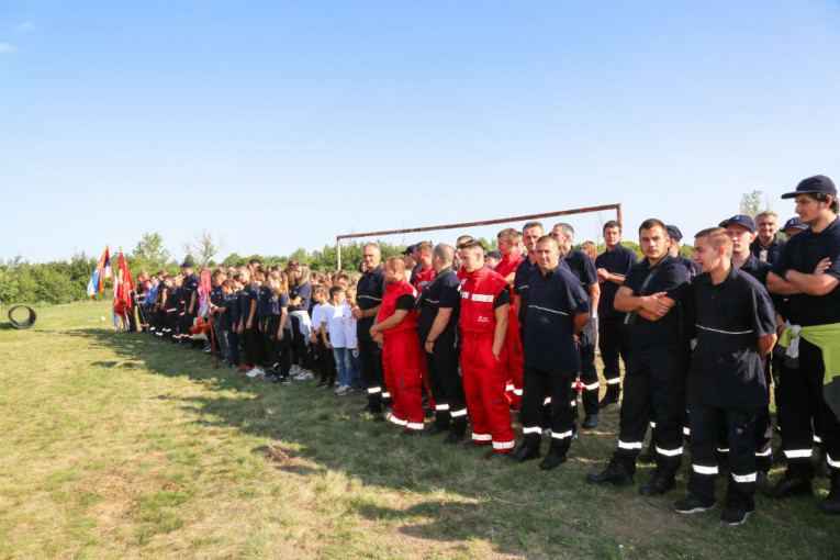 24SEDAM KIKINDA Gradsko vatrogasno takmičenje održano u Sajanu