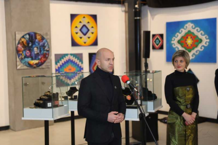 24SEDAM NOVI SAD Otvorena izložba ''Putujuće šare Srbije'' u KC ''Svilara''