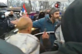 Sramne scene u Novom Sadu: "Grupica politikanata onemogućila građanima da normalno funkcionišu" (VIDEO)