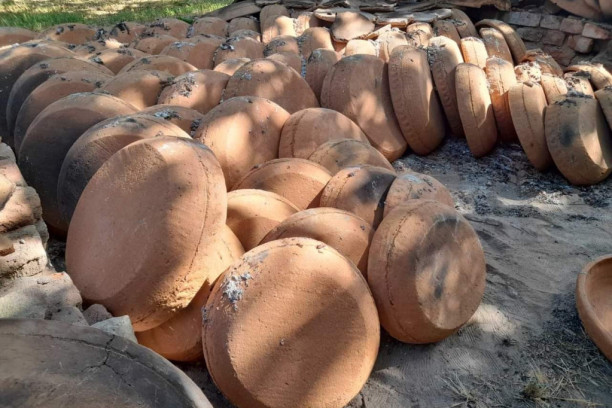 Vatra im ništa ne može, kao ni vreme: Svi volimo hranu iz crepulje, a Vojkan otkrio njihovu tajnu (FOTO)