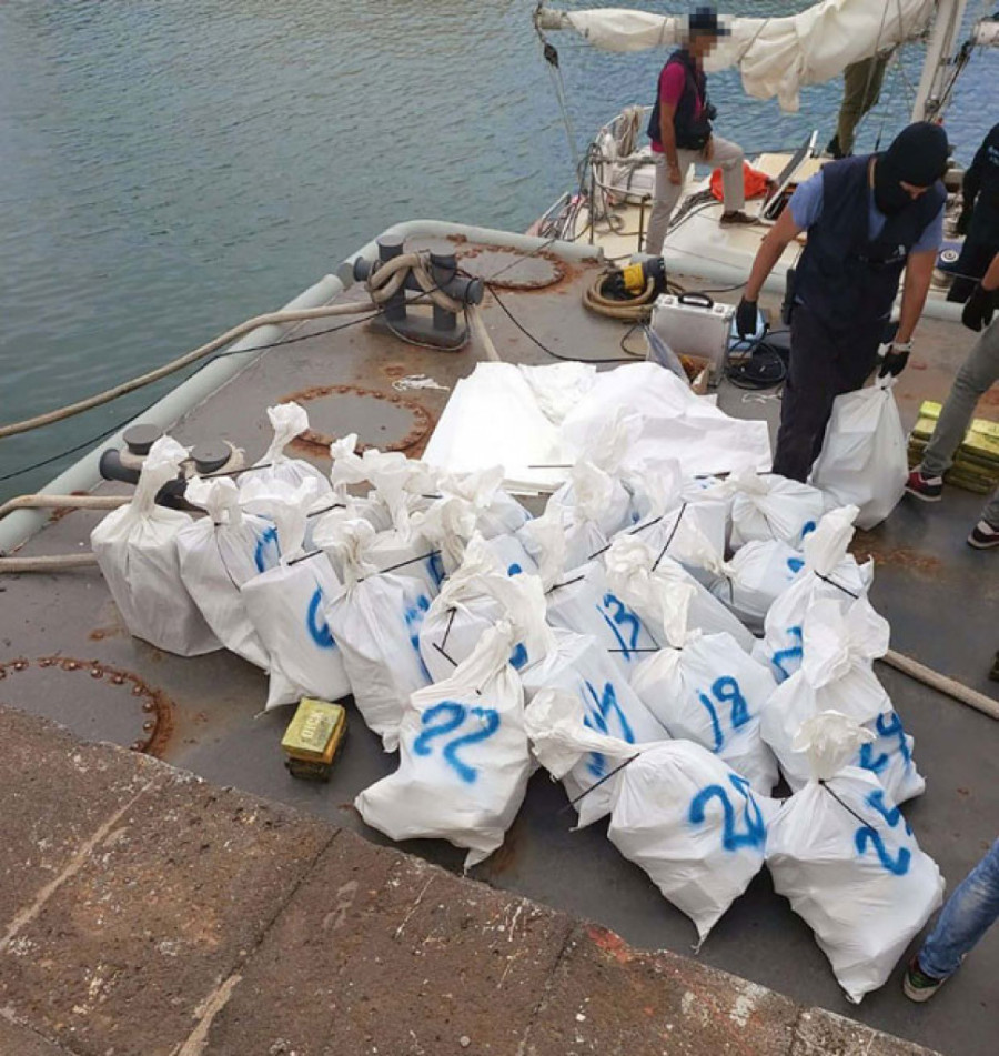 "Iz Srbije mu se šalje po 100, 200 evra, to su ti milioni": Majka "panonskog mornara" i ostali Erdevičani šokirani cifrom iz Španije!