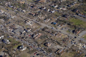 Bajden proglasio stanje katastrofe u Kentakiju: Tornado uništio i objekte od čelika i cigli (FOTO/VIDEO)