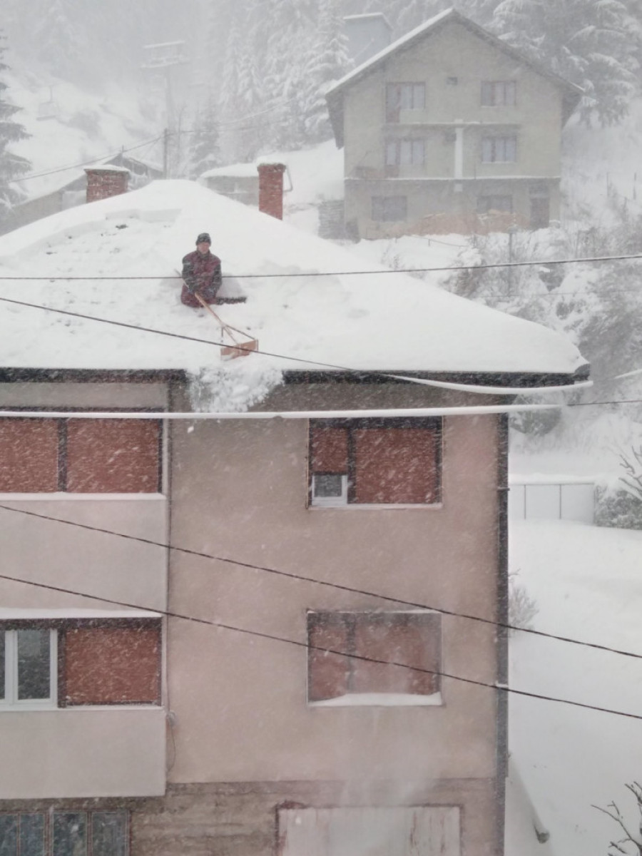 Snežna blokada ne popušta! Hiljade ljudi i dalje bez struje, vanredna situacija proglašena u više opština Zapadne Srbije
