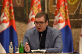 Vučić podelio snimak: "Danas ne obeležavamo samo tri reči, tri simbola, već suštinu postojanja" (VIDEO)