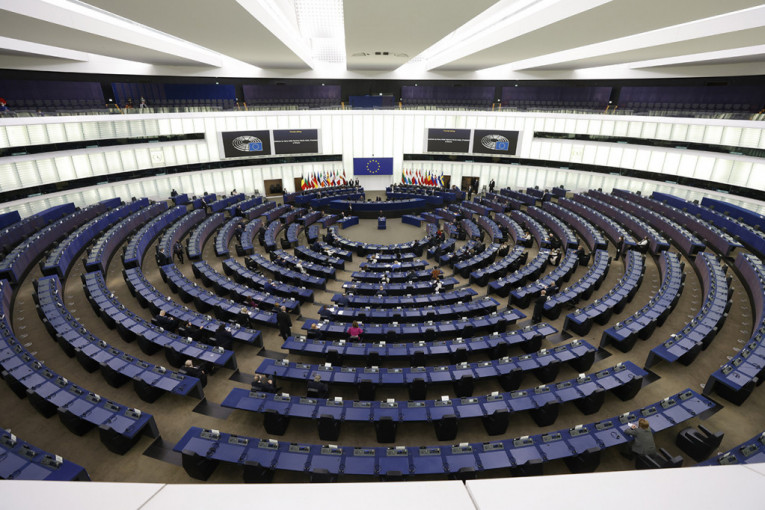 Nastavlja se antiruska histerija: Evropski parlament usvojio rezoluciju kojom se osuđuje akcija Rusije u Ukrajini