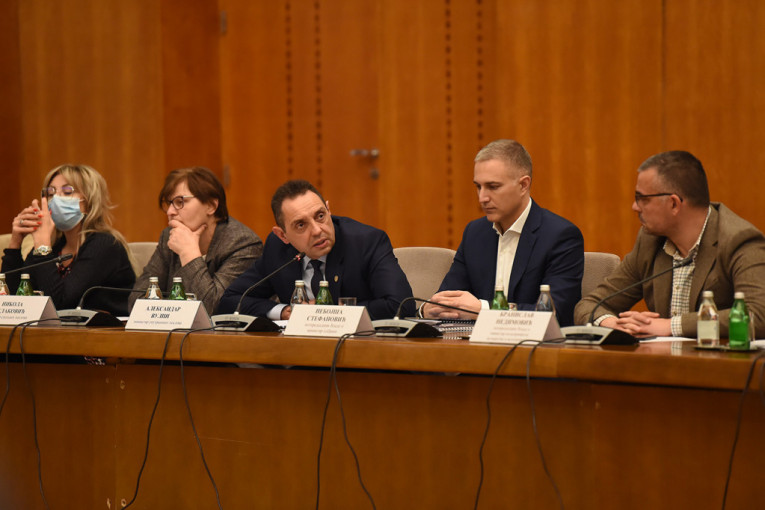 Vučić prisustvovao sednici Vlade:  Predsednik najavio stabilizaciju energetskog sektora (FOTO)