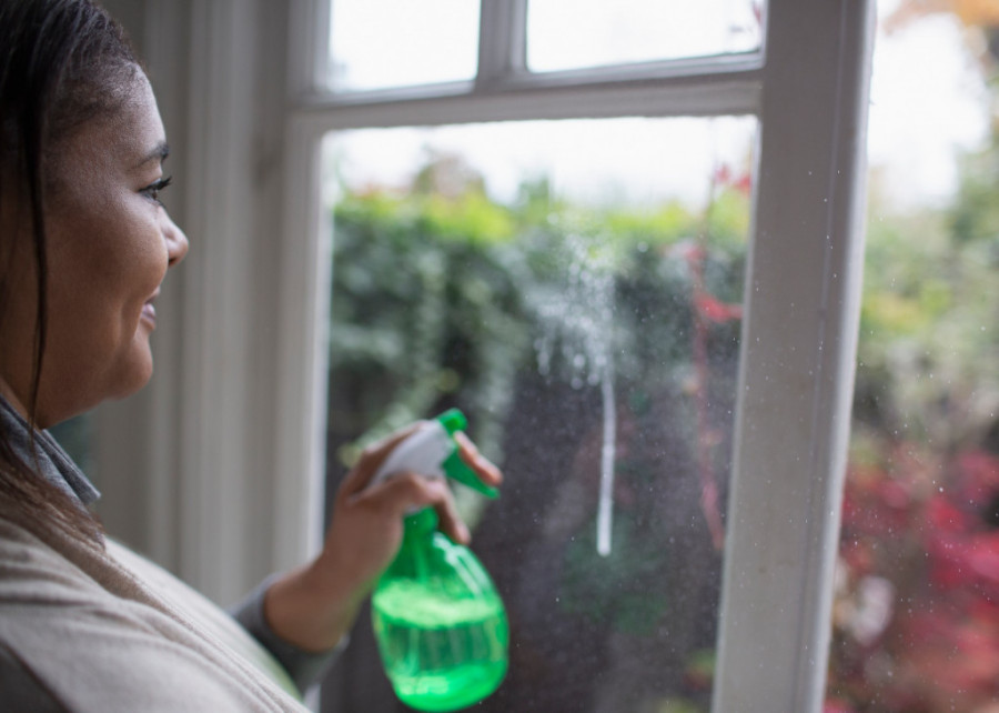 Na društvenim mrežama tvrde: Za čišćenje prozora najbolji je crni čaj!