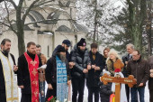 Tužnih 40 dana od smrti Marinka Rokvića: Porodica i prijatelji održali pomen poznatom pevaču (FOTO/VIDEO)