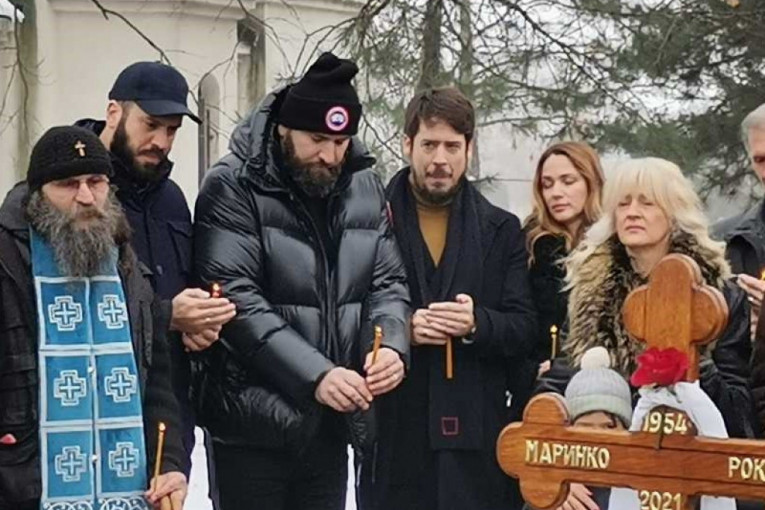 Vanbračni sin Marinka Rokvića stigao na pomen: Dario došao iz Kanade da bude uz braću, tugu na licu ne skriva (FOTO/VIDEO)