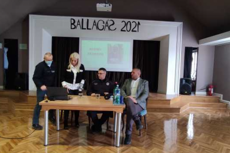24SEDAM NOVI SAD U Gimnaziji „Svetozar Marković“ održana edukacija o bezbednosti u saobraćaju
