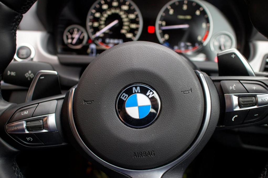 U novim BMW modelima uskoro ćete moći da igrate video-igre na ekranu