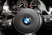 BMW uskoro predstavlja novu tehnologiju: Promena boje automobila biće moguća pritiskom na dugme