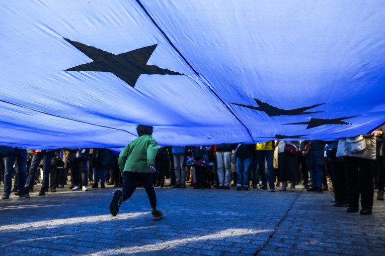 Šta podrazumevaju nove sankcije Rusiji? Svih 27 članica EU odobrile embargo na uvoz uglja, drva, ali i votke!