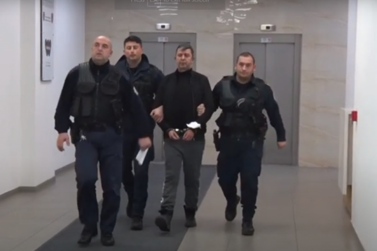 Suđenje Dušku Arsiću: Tražio da mu vrate otetu imovinu, a Albanci ga uhapsili kao zločinca (VIDEO)