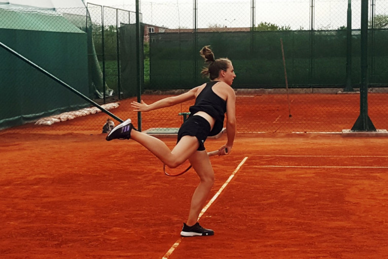 24SEDAM POŽAREVAC Mlada teniserka Jovana Grujić sve se više uspinje na ITF listi