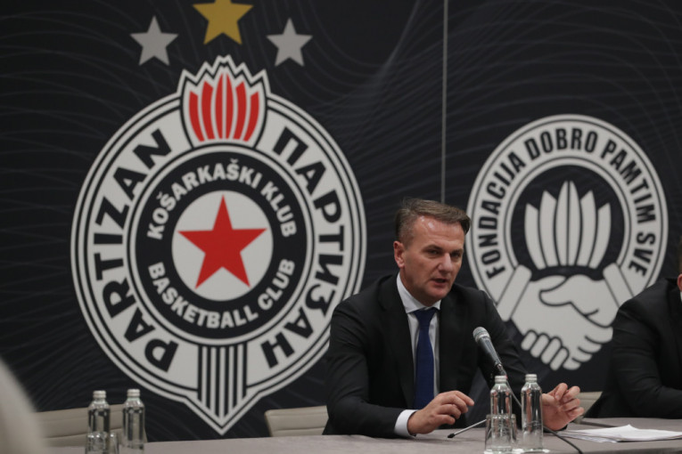 Partizan propada, legende ćute, još malo pa će klub nestati! Ostoja Mijailović vidi rešenje za spas fudbalskog dela crno-belih!