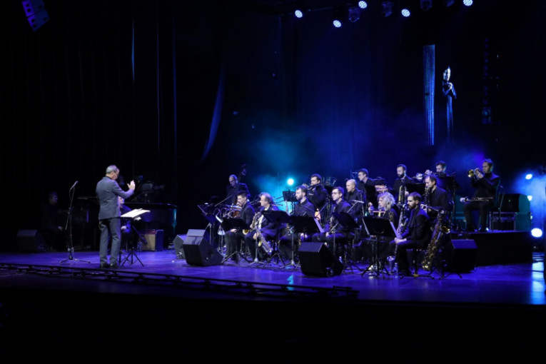 Sav taj džez i Big Bend RTS: Trijumfalna izvedba opere „Toska“ oduševila publiku (FOTO)