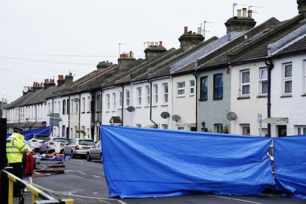 "Ovo je incident koji je sve ostavio skamenjene od tuge": Četvoro dece poginulo u požaru, 60 vatrogasaca se borilo sa stihijom