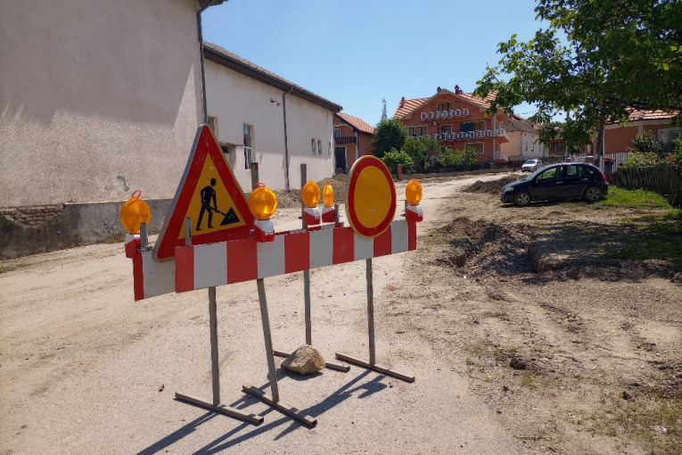 24SEDAM PANČEVO Banatsko Novo Selo za par meseci dobilo 12 asfaltiranih ulica