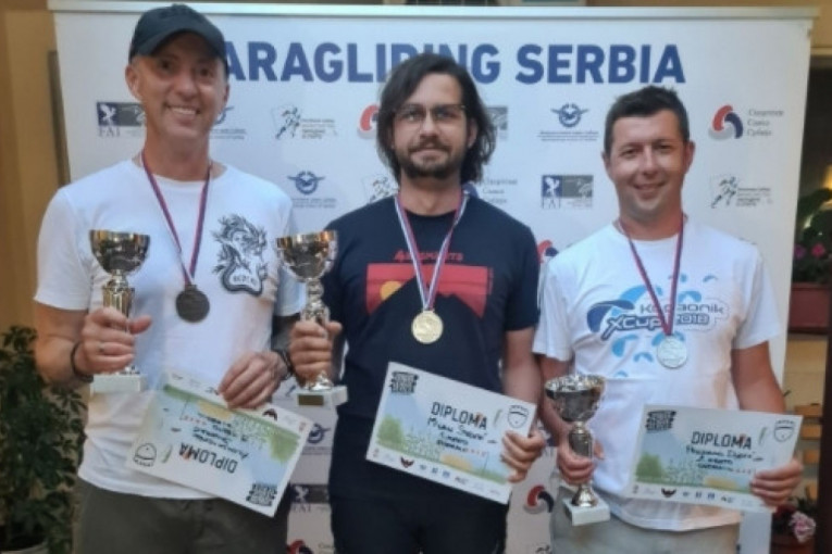 24SEDAM POŽAREVAC Milan Stević iz Požarevca pobednik takmičenja „Vršac Open“ u paraglajdingu