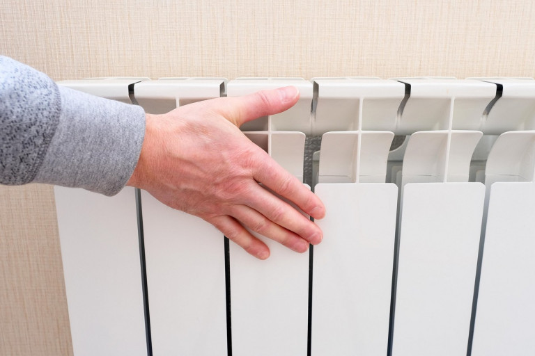 Pet jeftinih trikova za održavanje toplote u domu tokom hladnih dana, zagarantovani minimalni troškovi