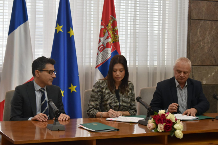 Srbija dobija osam regionalnih reciklažnih centara: Ministarka Vujović potpisala prve ugovore, važna stvar za 30 gradova