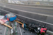 Stravična nesreća u Kini: Četiri osobe poginule, dok je osam povređeno u urušavanju mosta  (VIDEO)