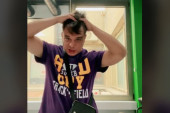 Jutjuber na neuropsihijatriji: Daniel odvezen u bolnicu posle drame u Novom Sadu