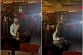 Izbio skandal zbog plesa u krilu: Oženjeni policijski poručnik brzopotezno kažnjen nakon što se previše opustio na zabavi (VIDEO)