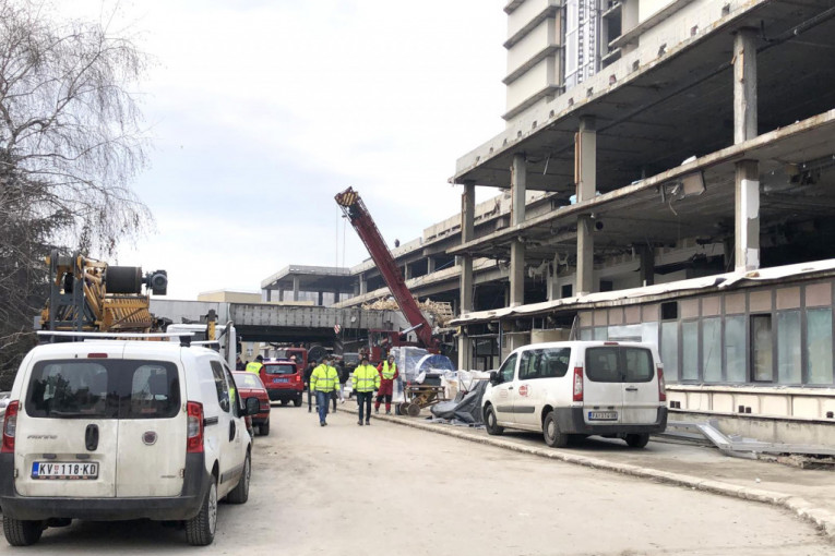 Nesreća na gradilištu u Višegradskoj: Pao u sistem za ventilaciju sa visine od pet metara! Teško povređen