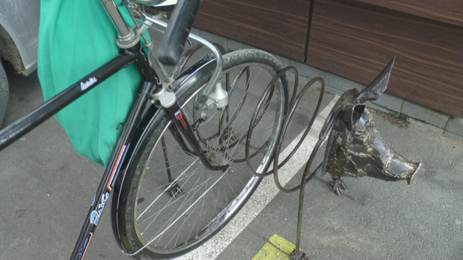 Rešena misterija čačanske skulpture u obliku praseta, oglasio se idejni tvorac: Ovo je za ljubitelje dobrog zalogaja i masnih brkova (FOTO)