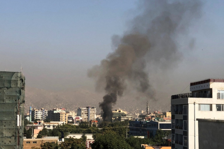 Razorna eksplozija u Kabulu: Veliki broj žrtava u džamiji (VIDEO)