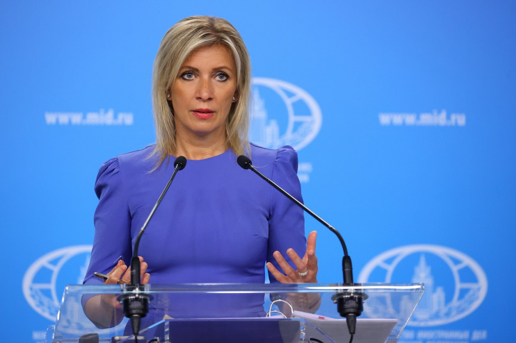 Zaharova: Makron daje Kijevu sredstva za realizaciju terorističkih napada