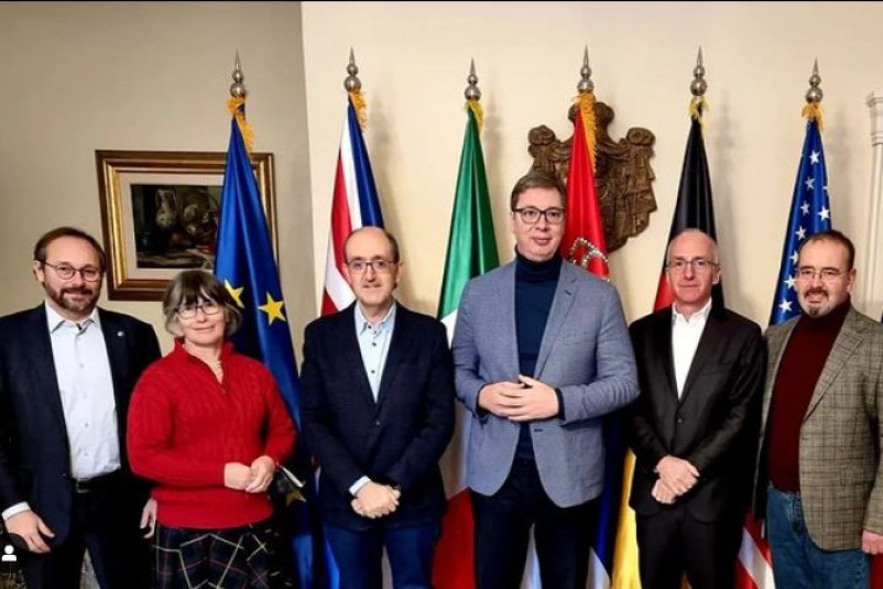 Vučić ugostio ambasadore Kvinte i EU na radnom ručku