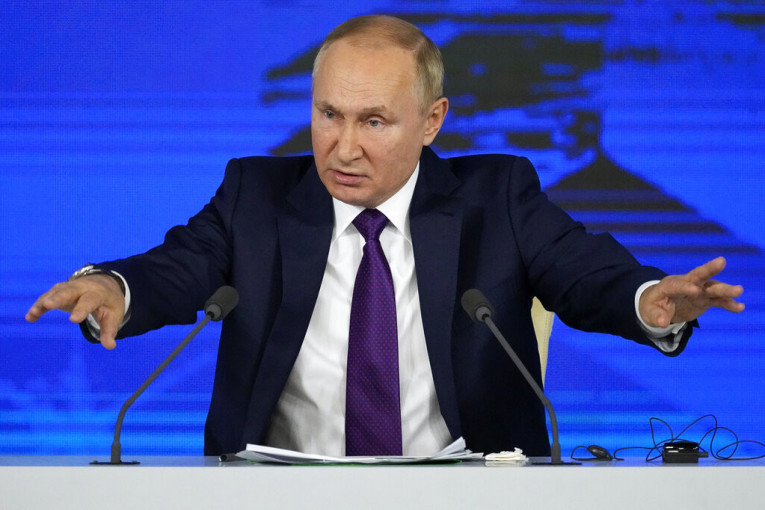 Britanski mediji sahranili Putina: Proglasili ga mrtvim, tvrde da ga je zamenio dvojnik!
