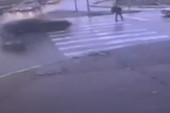 Punom brzinom direktno na pešaka: Stravičan snimak iz Šapca - udario ga nasred pešačkog prelaza! (VIDEO)