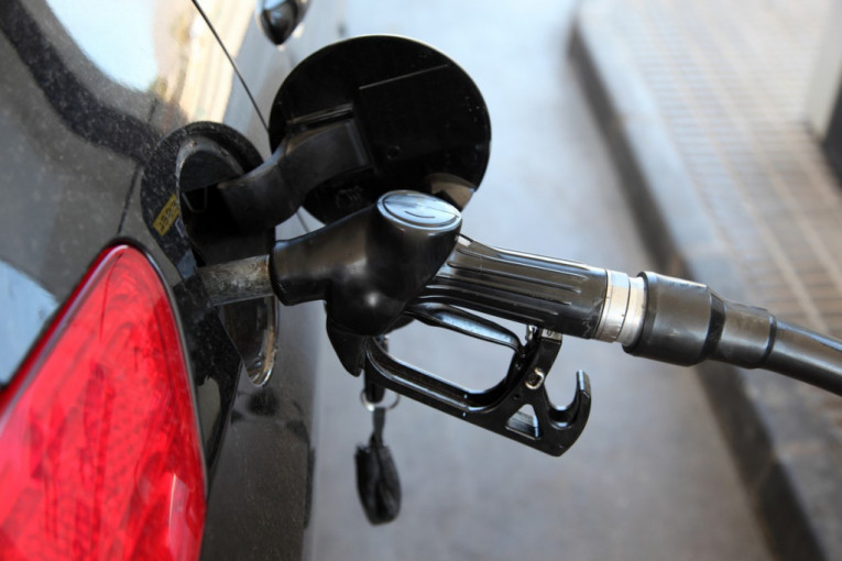Hrvati ponovo zamrzli gorivo, benzin 1,74 evra