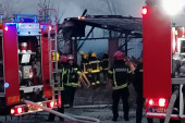 Gorela auto-kuća u Novom Sadu: Zapalio se kamion na popravci (FOTO)