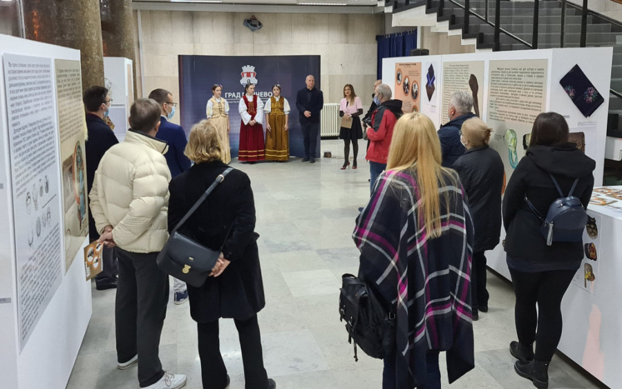 24SEDAM PANČEVO Otvoren 21. Etno glas