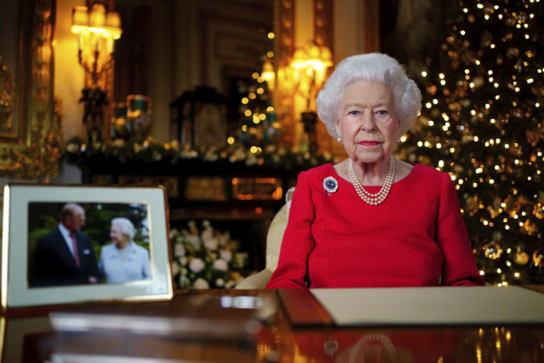 Kraljica Elizabeta II u emotivnom govoru odala počast princu Filipu: Božić može biti težak za one koji su izgubili voljene