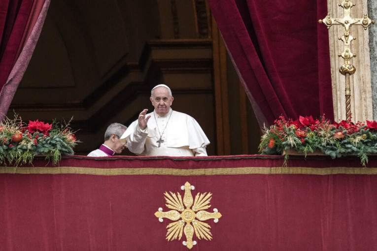 Voditeljka prenela da je papa Franja umro, pa se brzo ispravila (VIDEO)