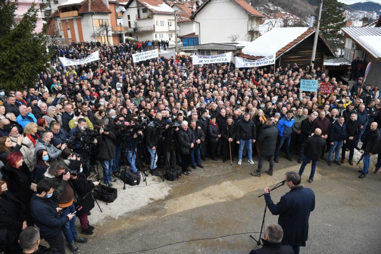 Predsednik u Zlatiborskom i Raškom okrugu: "Vi ste jedini koji je došao u Senište u istoriji" (FOTO)