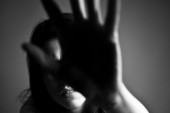 Pijan vređao i tukao suprugu: Nasilnik završio u pritvoru