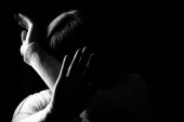 Dobio 18 godina zatvora za silovanje dve ćerke: Izrečena prvostepena presuda ocu koji je šest godina zlostavljao devojčice u Smederevu!