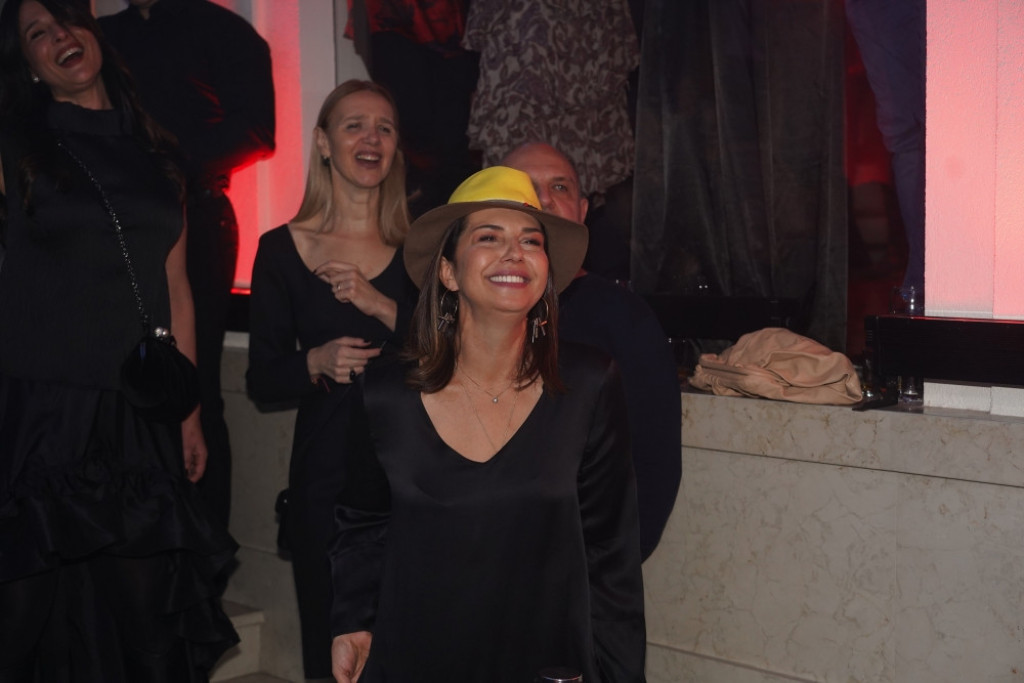 Sa sinovima u provodu: Blizanci Nataše Ninković stigli u Srbiju, pa završili sa majkom na ovom mestu (FOTO)