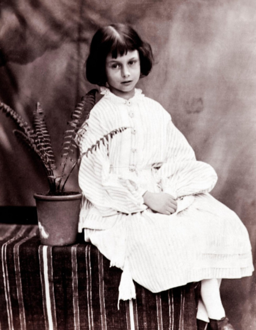 Uzbudljiva priča o jednom „zlatnom popodnevu“ i pravoj Alisi u zemlji čuda (FOTO)