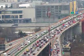 Kolaps u Beogradu! Saobraćajni špic pred praznike ranije nego inače, evo gde su trenutno najveće gužve (FOTO)